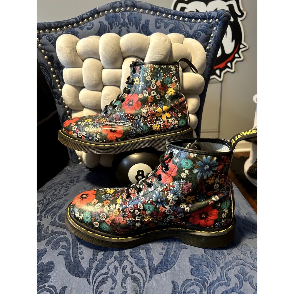 Dr Martens 101 Black Red Blue Floral size 9/EU 41 - Picture 2 of 7